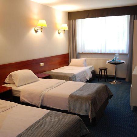 Amigo Hotel Sulejówek Eksteriør billede