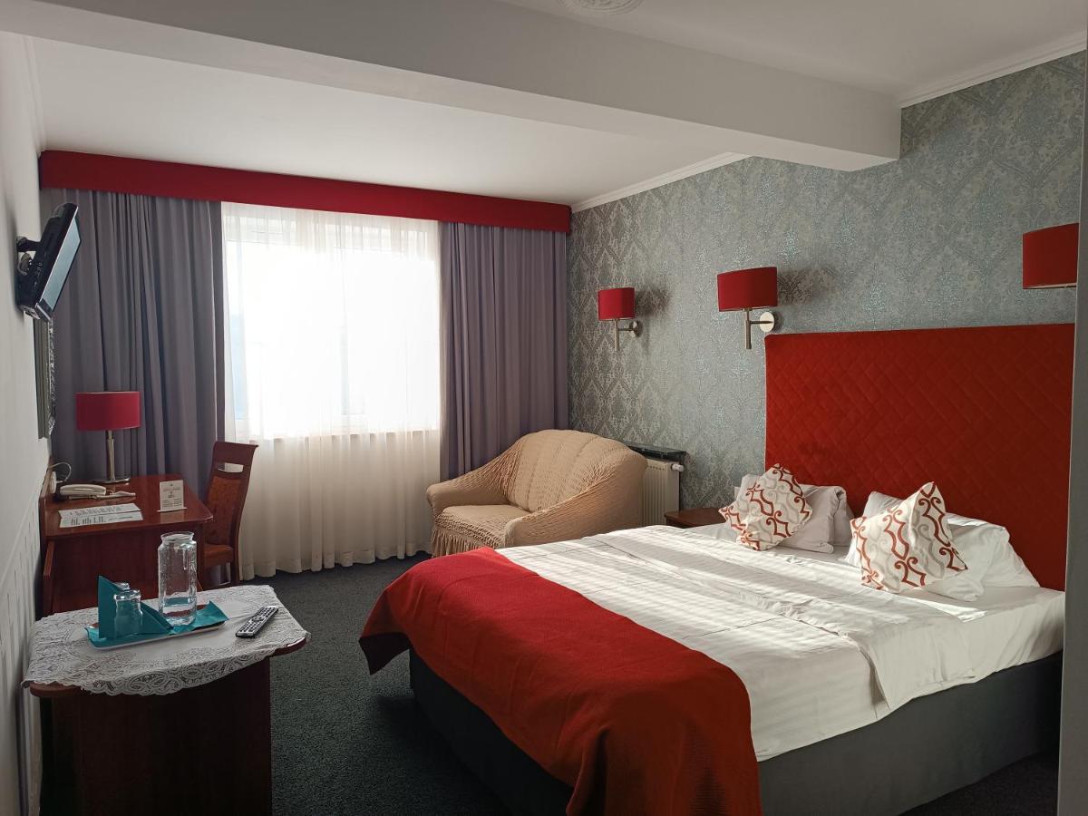 Amigo Hotel Sulejówek Eksteriør billede