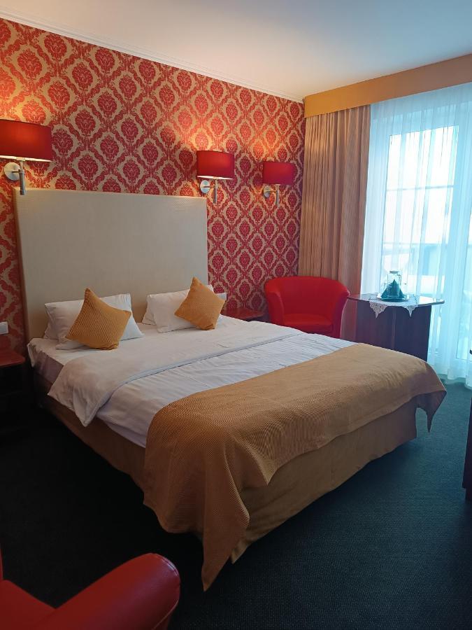 Amigo Hotel Sulejówek Eksteriør billede