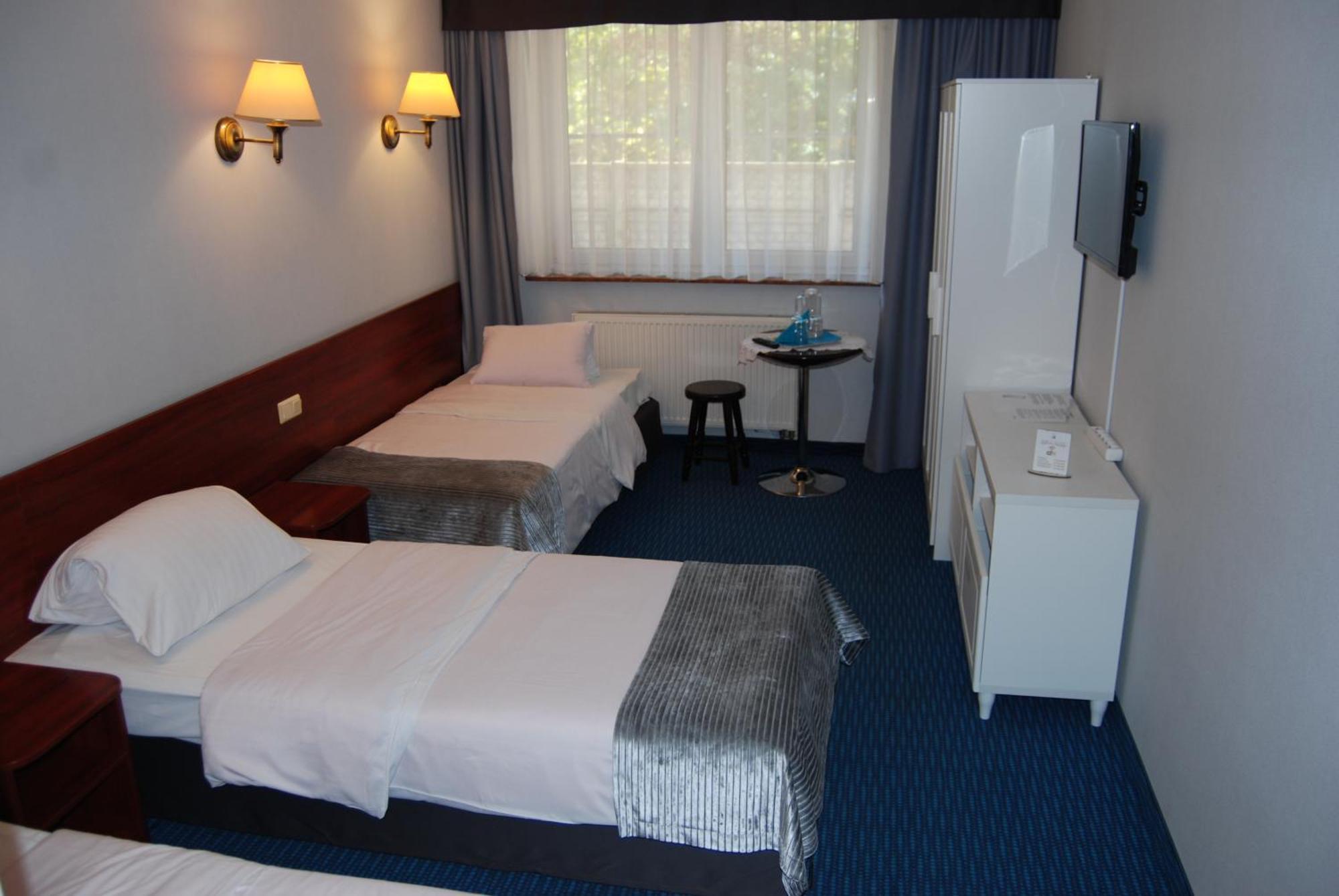 Amigo Hotel Sulejówek Eksteriør billede