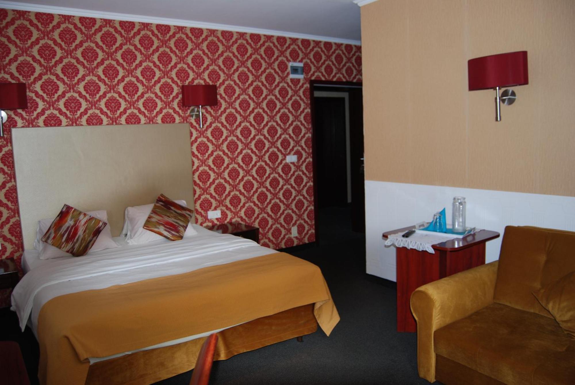 Amigo Hotel Sulejówek Eksteriør billede