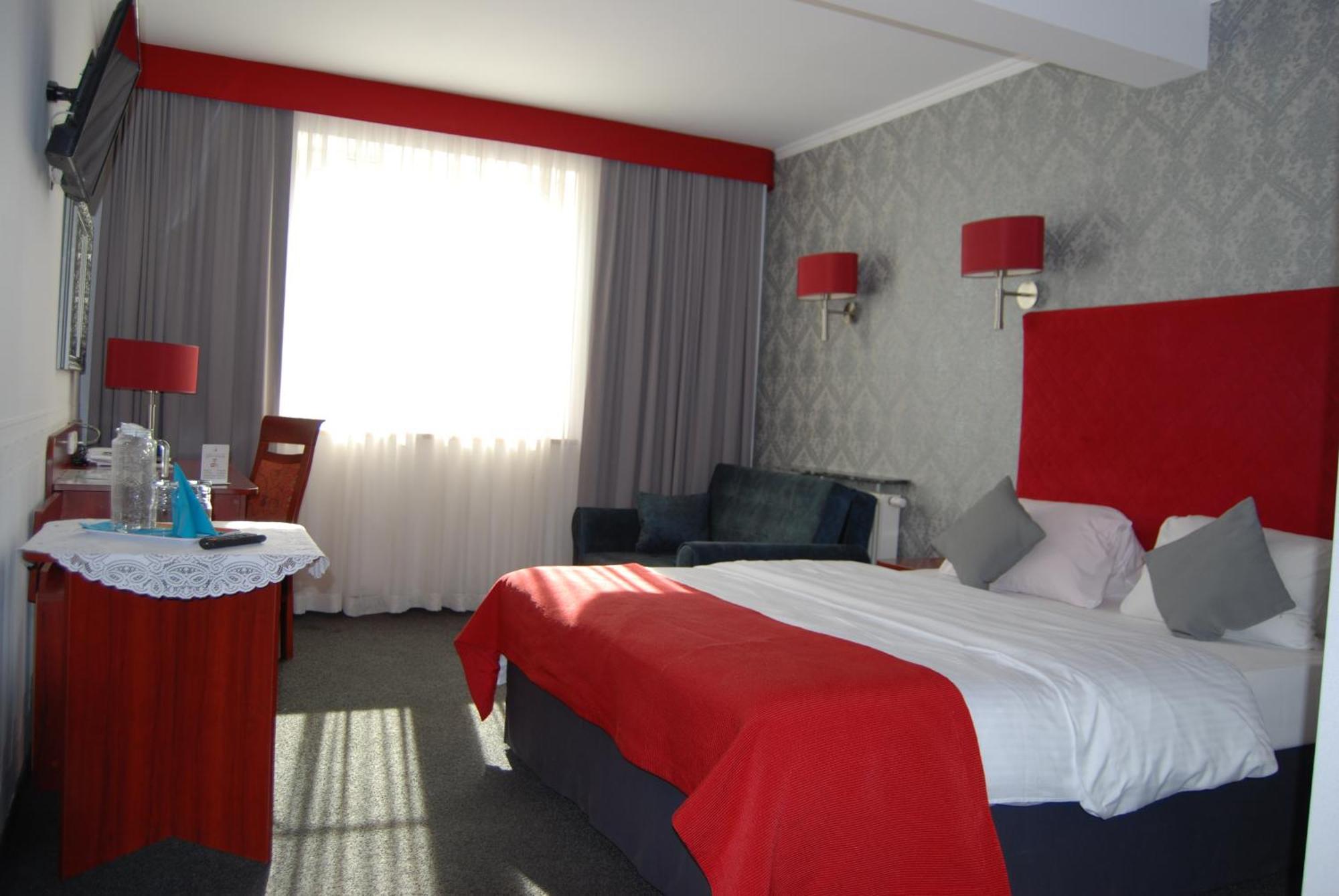 Amigo Hotel Sulejówek Eksteriør billede