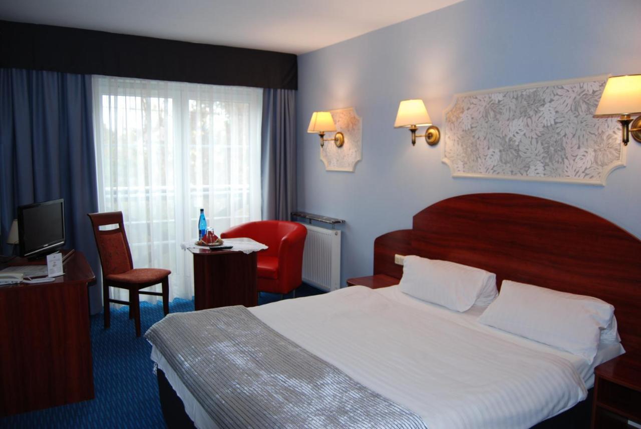 Amigo Hotel Sulejówek Eksteriør billede